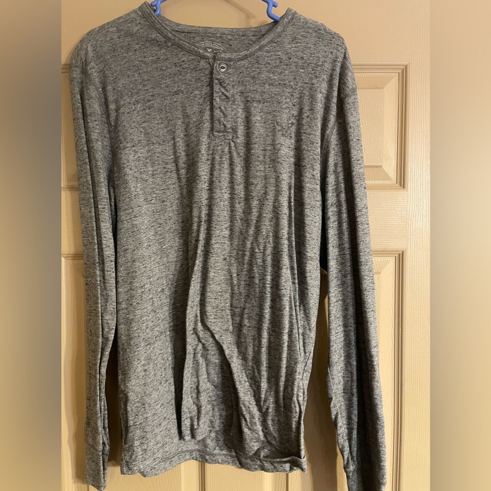 American Eagle size L Gray Henley